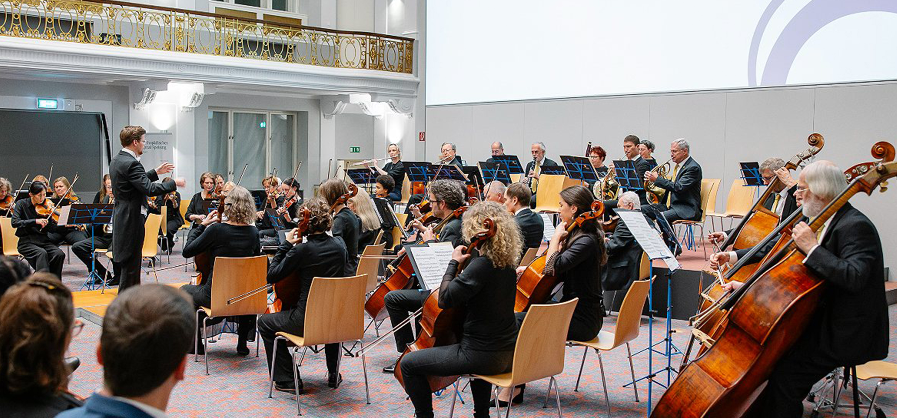 Ein Orchester